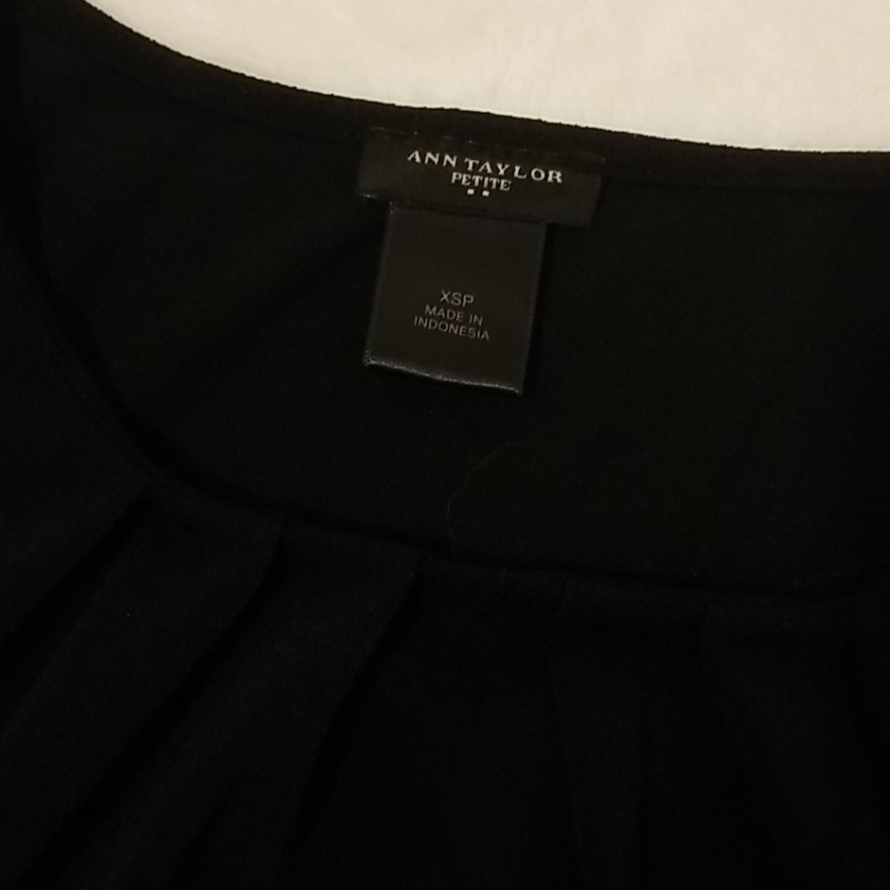 Women's Ann Taylor Petite Black Blouse XSP - Picture 3 of 6